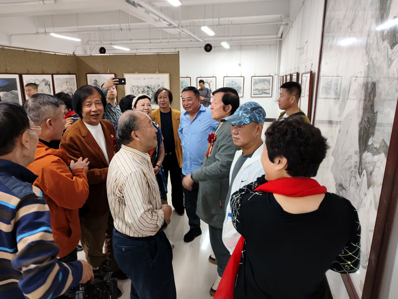 2、展览现场.jpg