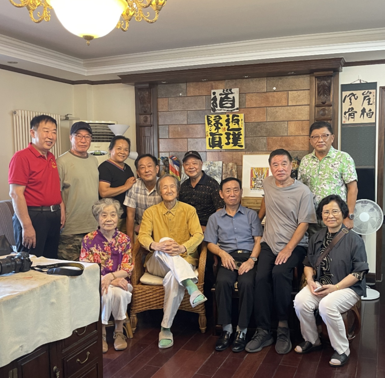 d4r22uupct7tdwac7m.jpg