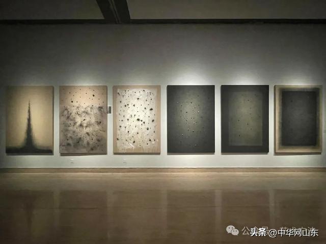 “炭骨——梅法钗个展”在中国美术馆启幕，展期至4月22日