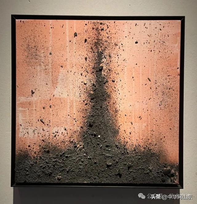 “炭骨——梅法钗个展”在中国美术馆启幕，展期至4月22日