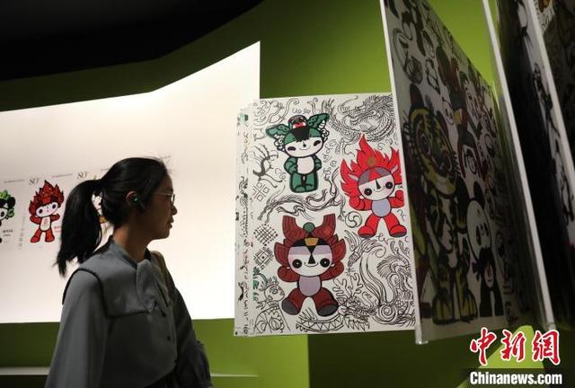 “美的森林——韩美林艺术展”在成都市美术馆启幕