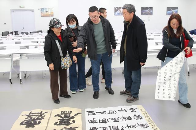 全国第五届隶书作品展览天津看稿会举行