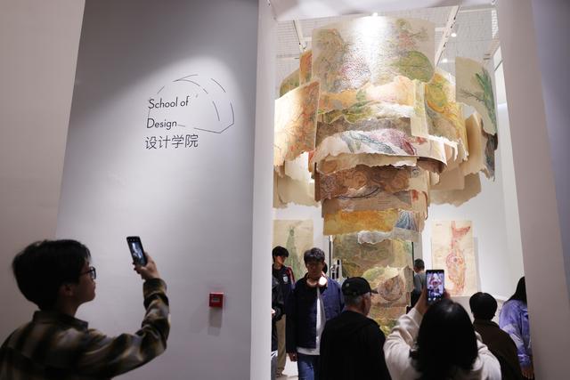 中央美术学院研究生毕业作品展开启，多个作品与人工智能相结合
