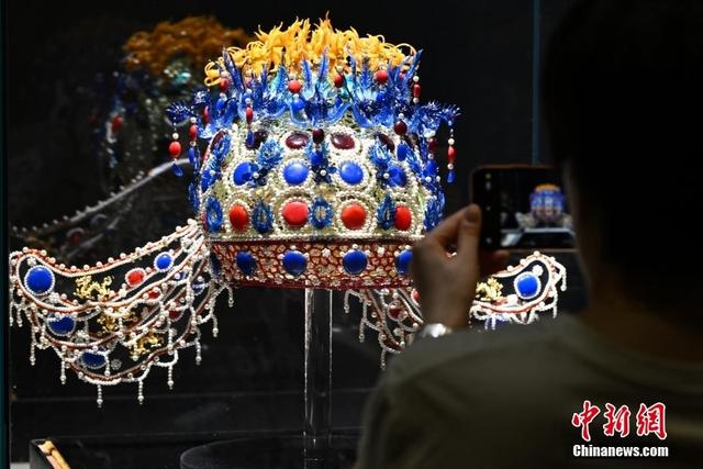 “琉光璃彩——淄博琉璃艺术展”在中国国家博物馆开幕